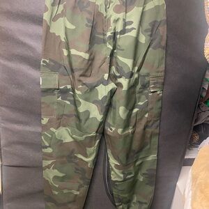 Women’s Camouflage Cargo Joggers